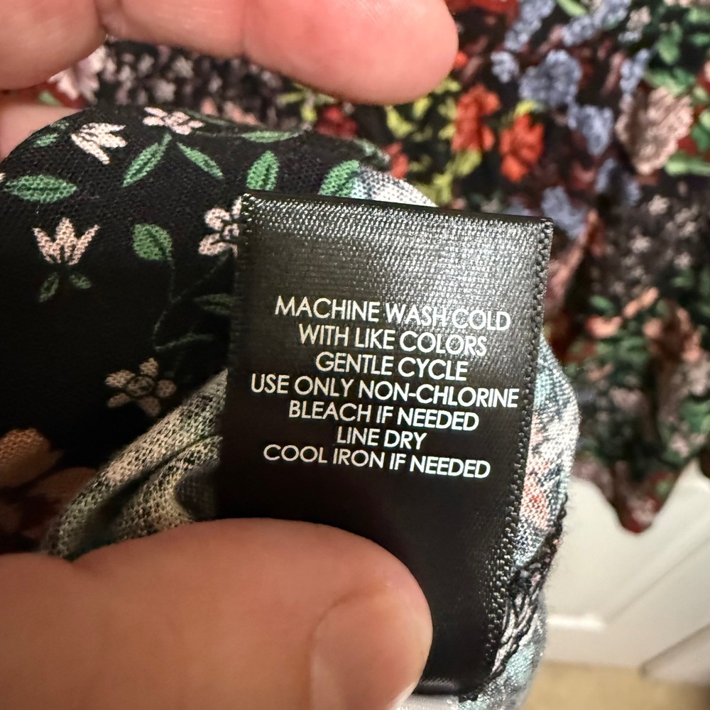 Torrid Black Floral Textured Stretch Rayon Babydoll Top Size 0 L 12 NEW - Picture 9 of 9